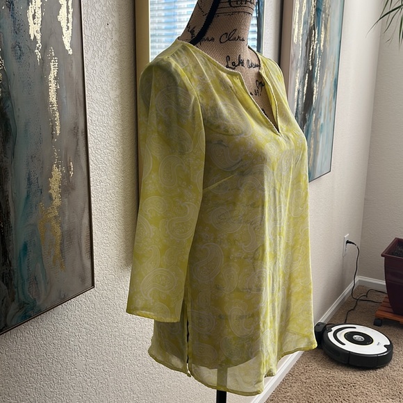 NWOT Ann Taylor Top  / Size XS Excellent Condition - Picture 2 of 9